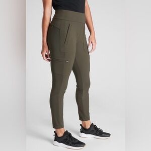 Athleta Headlands Hybrid Cargo Tight Pants Women’s Size 10 Green *stains*